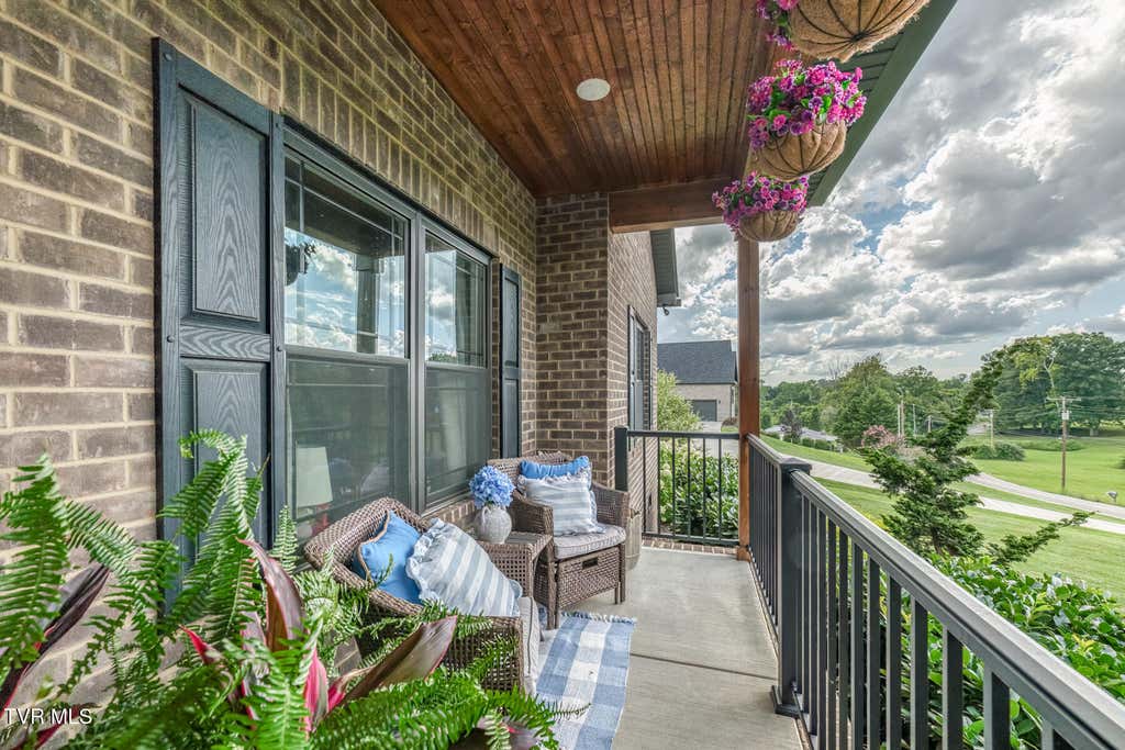 Photo of 939 Pickens Bridge Road, Piney Flats, TN 37686 (MLS # 9999392)
