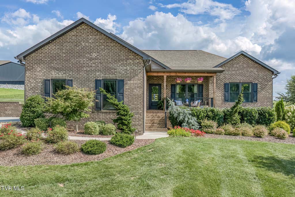Photo of 939 Pickens Bridge Road, Piney Flats, TN 37686 (MLS # 9999392)