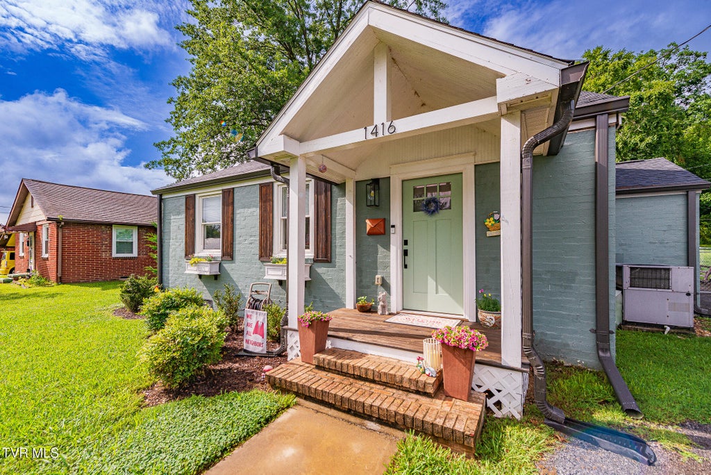 Photo of 1416 Garden Drive, Kingsport, TN 37664 (MLS # 9998274)