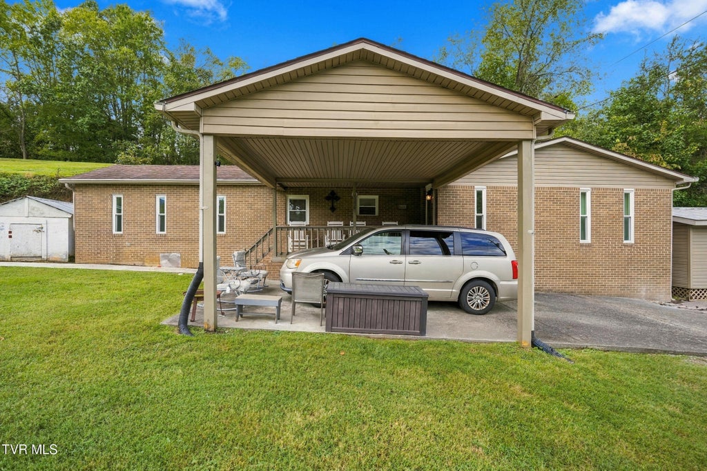 Photo of 544 Possum Creek Road, Bluff City, TN 37618 (MLS # 10001651)