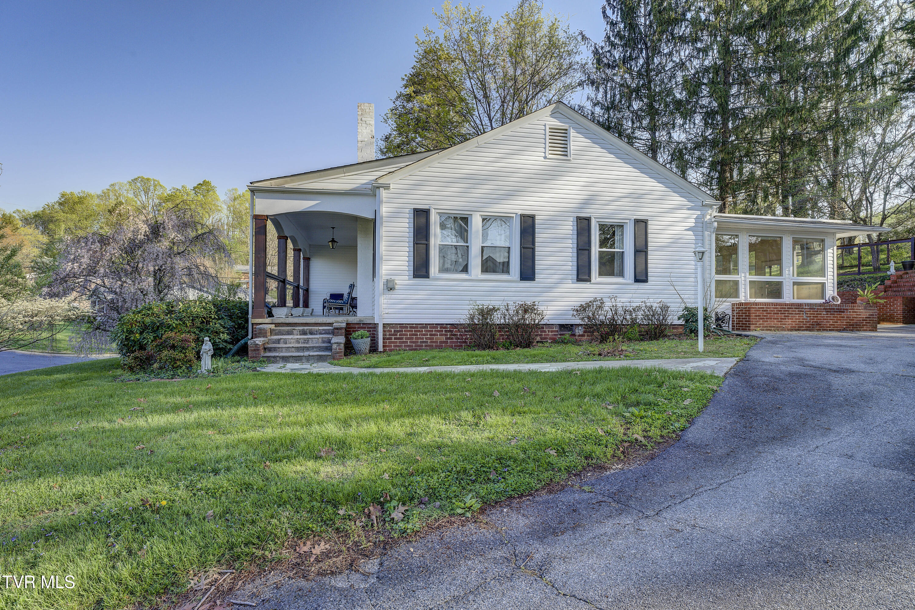 607 Carter Boulevard, Elizabethton, Tennessee image 3