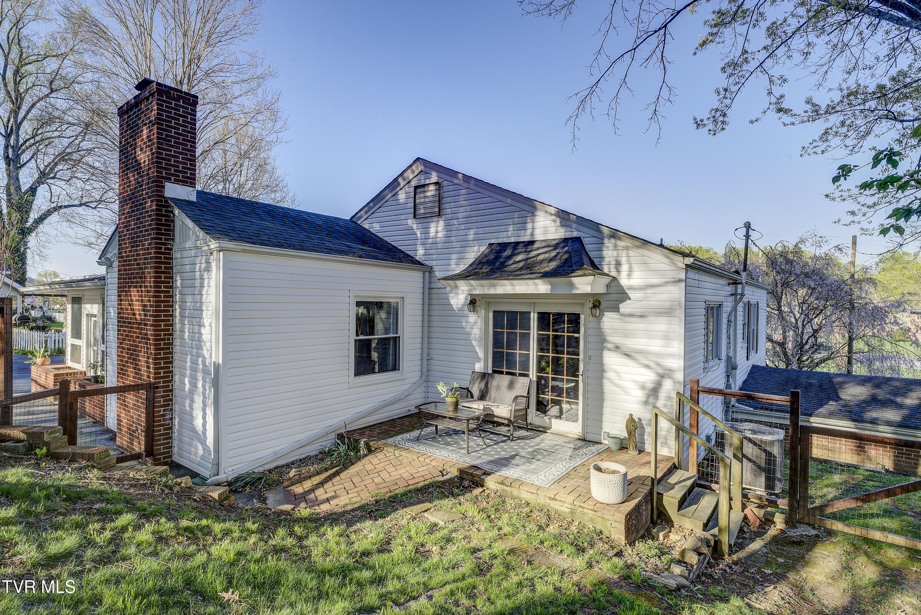 607 Carter Boulevard, Elizabethton, Tennessee image 5