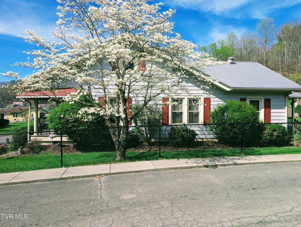 Photo of 201 Ida Lane, Clintwood, VA 24228 (MLS # 9993484)