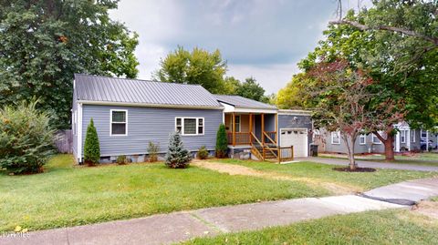 Photo of 1557 Greenfield Avenue, Kingsport, TN 37664 (MLS # 9985972)