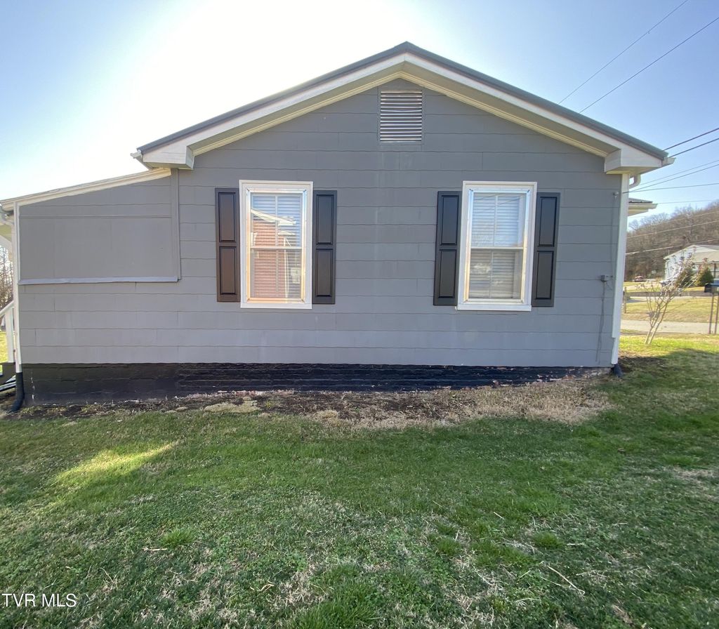 Photo of 127 Unaka Street, Greeneville, TN 37743 (MLS # 9991576)