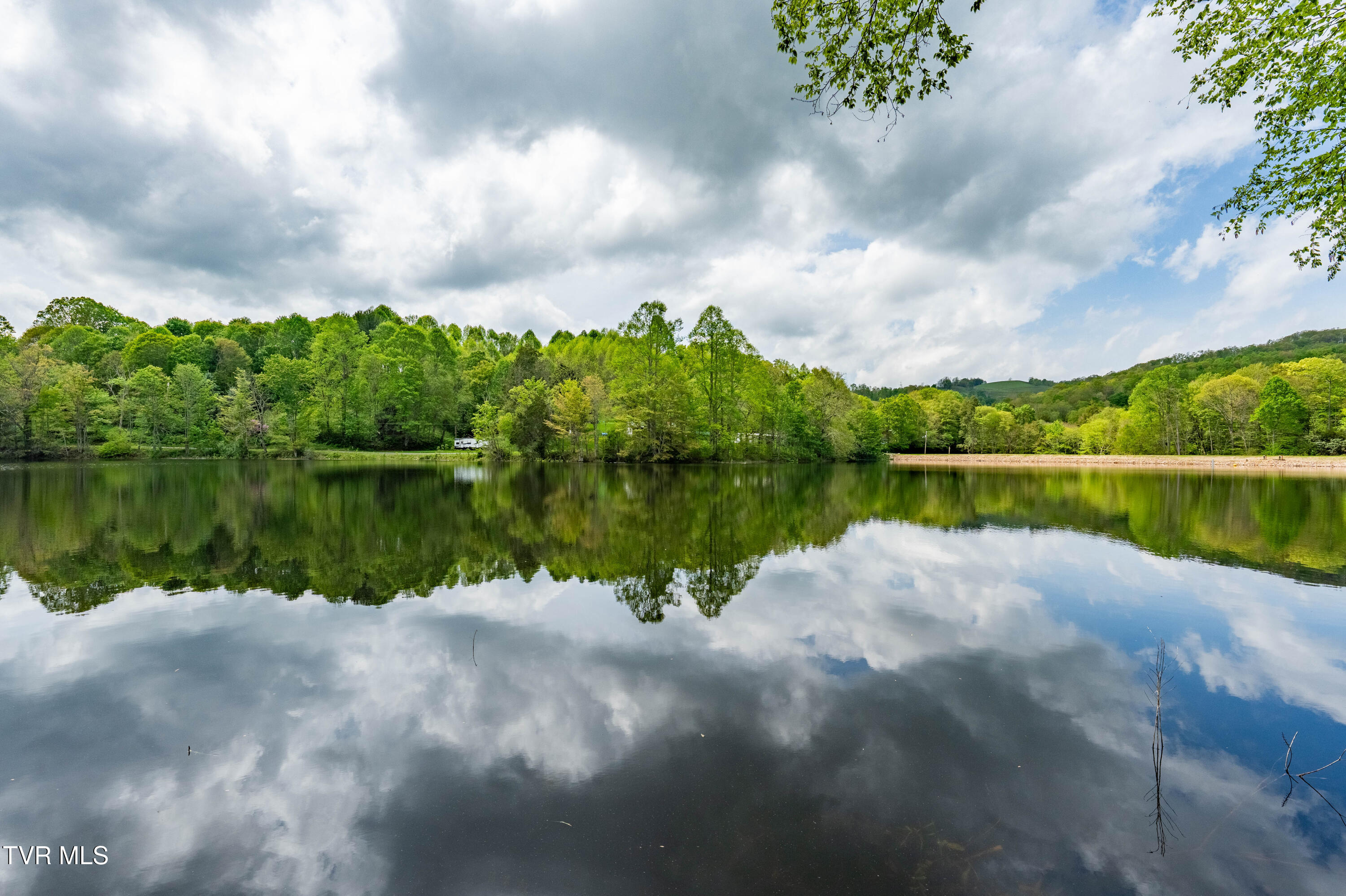 150 Ripshin Lake Road, Roan Mountain, Tennessee image 28