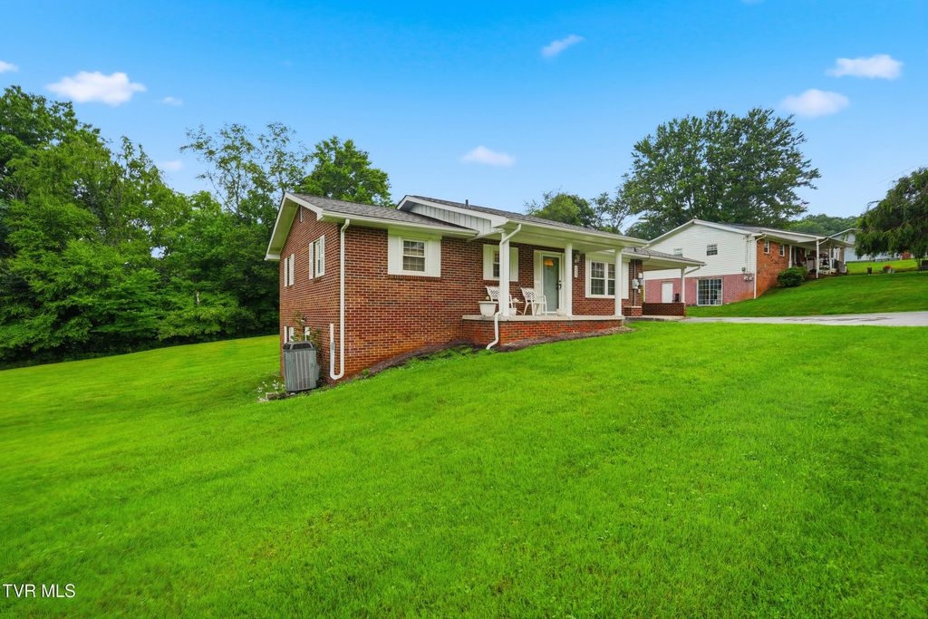 Photo of 135 Unaka Subdivision Road, Elizabethton, TN 37643 (MLS # 9998254)