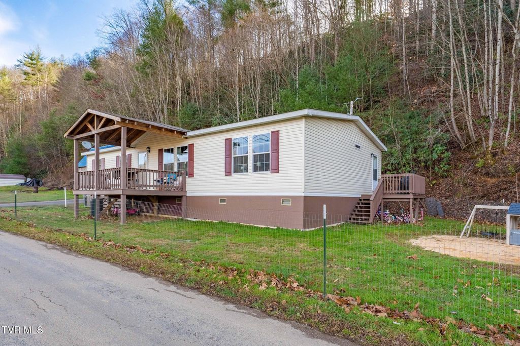 Photo of 542 Copley Branch Road, Butler, TN 37640 (MLS # 9989438)