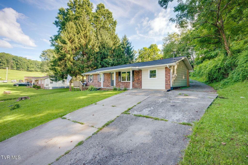 Photo of 20066 Haskell Station Road, Bristol, VA 24202 (MLS # 9998216)