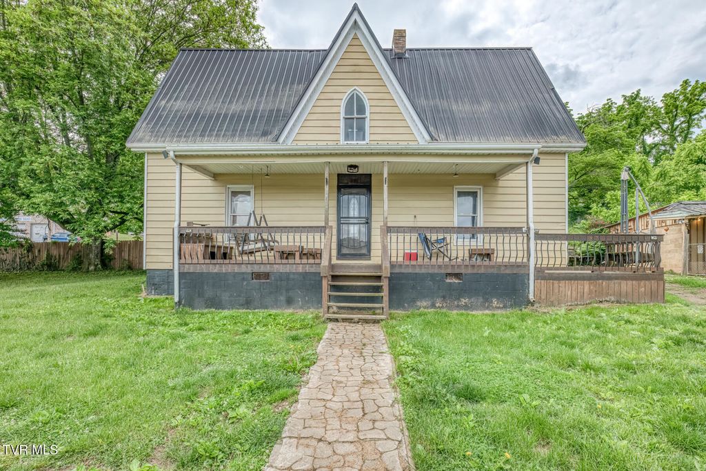 Photo of 391 Railroad Street, Bluff City, TN 37618 (MLS # 9995959)