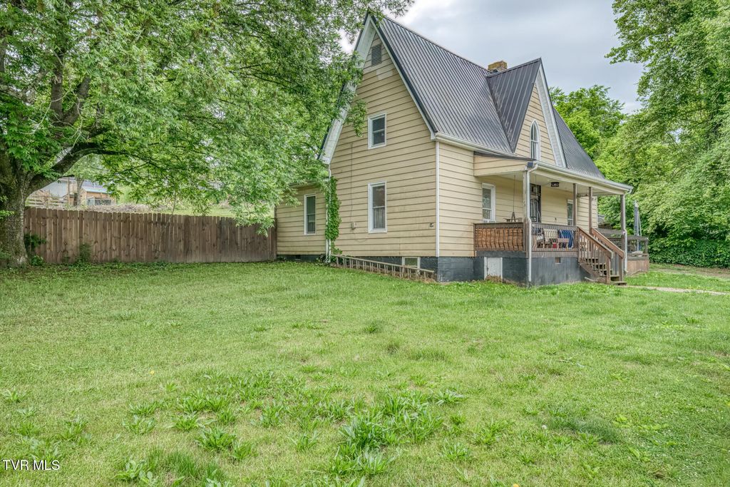 Photo of 391 Railroad Street, Bluff City, TN 37618 (MLS # 9995959)