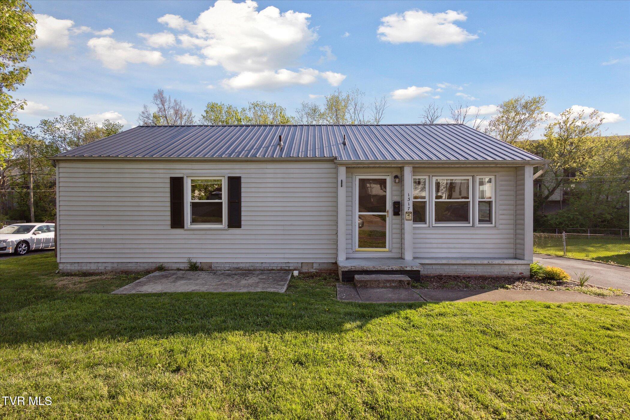 1317 Garden Drive, Kingsport, Tennessee image 2