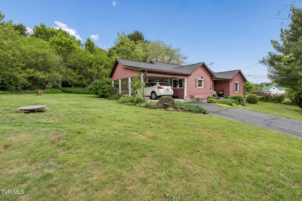 Photo of 278 Old Butler Rd, Mountain City, TN 37683 (MLS # 9994635)