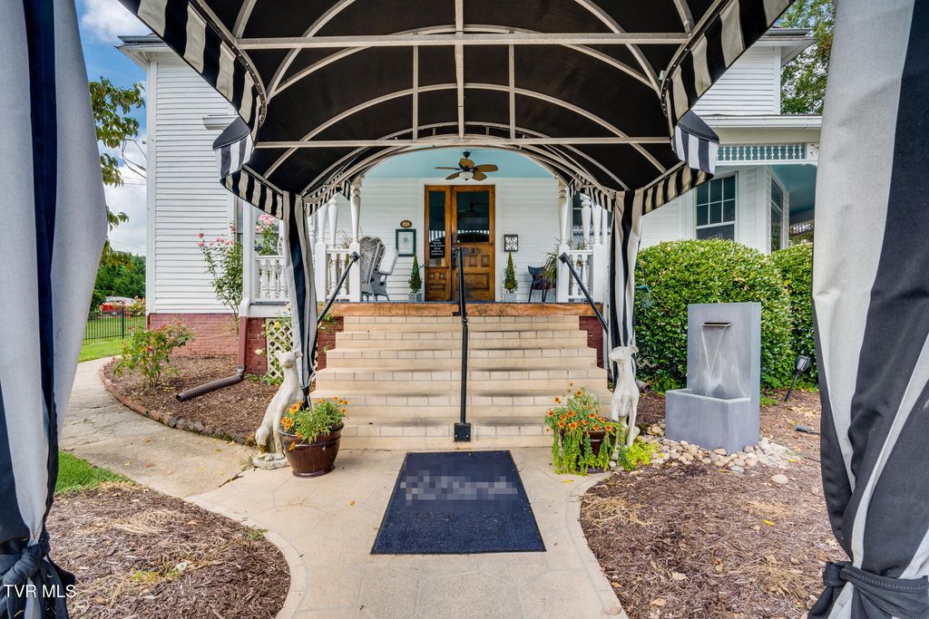 Photo of 412 6th Street, Bristol, TN 37620 (MLS # 9987493)