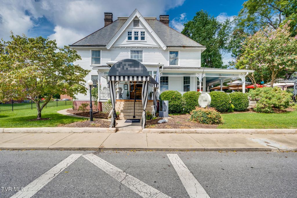 Photo of 412 6th Street, Bristol, TN 37620 (MLS # 9987493)