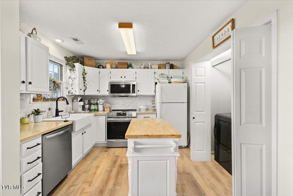 Photo of 1725 Lakeview Drive #62, Johnson City, TN 37601 (MLS # 9988689)