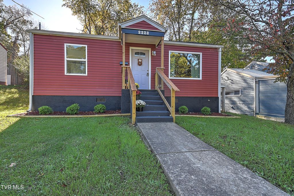 Photo of 2228 Bay Street, Bristol, TN 37620 (MLS # 9987204)