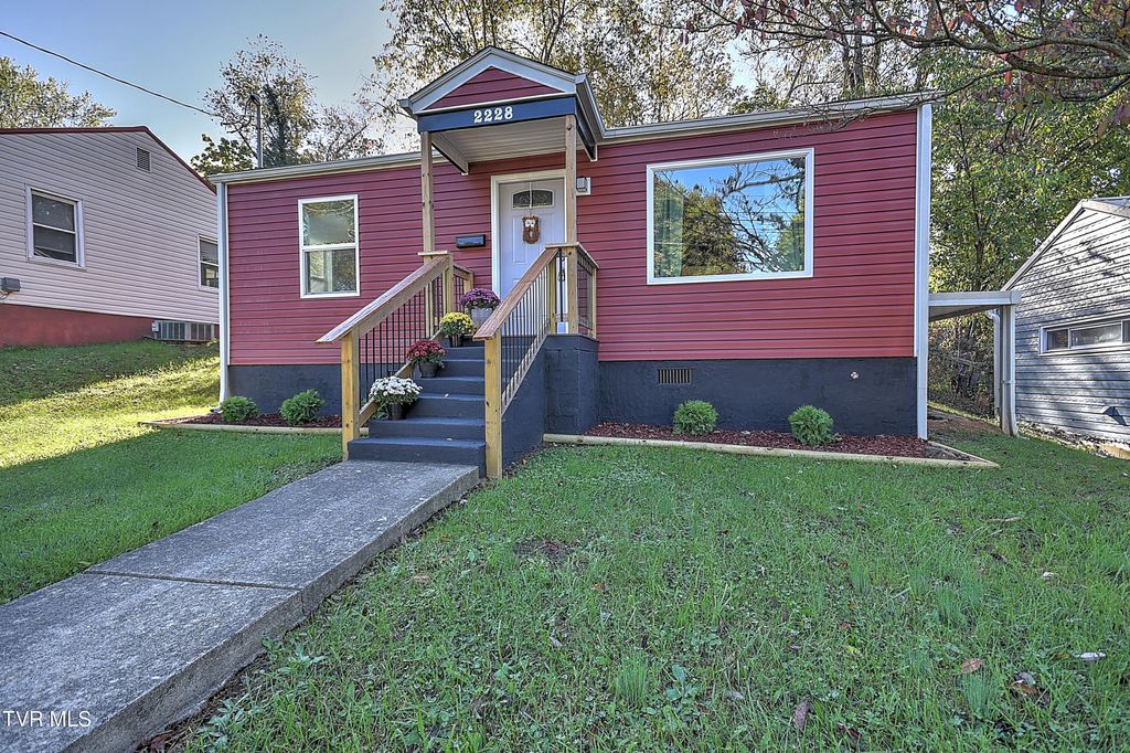 Photo of 2228 Bay Street, Bristol, TN 37620 (MLS # 9987204)