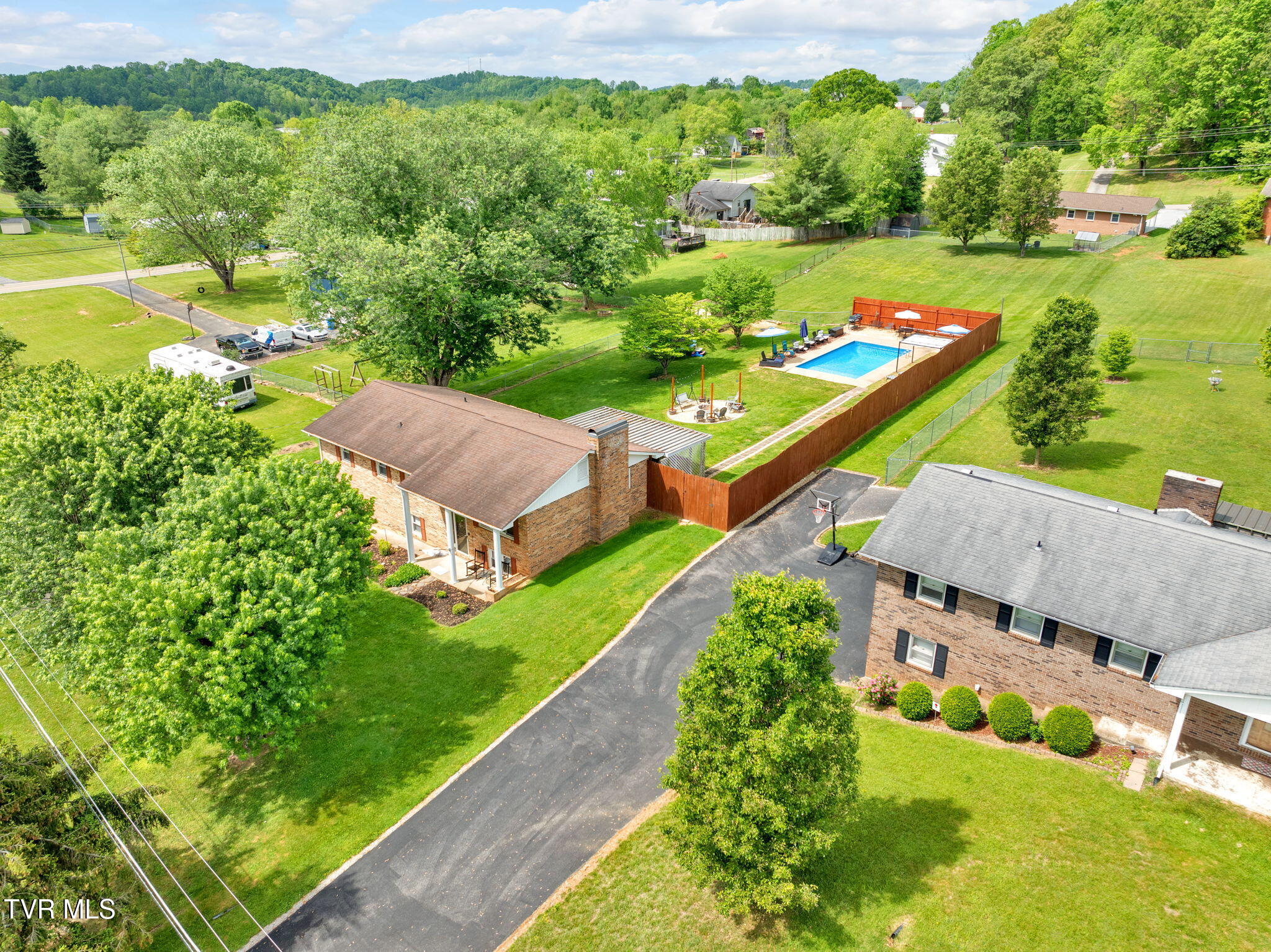 1105 Greenlee Drive, Jonesborough, Tennessee image 3