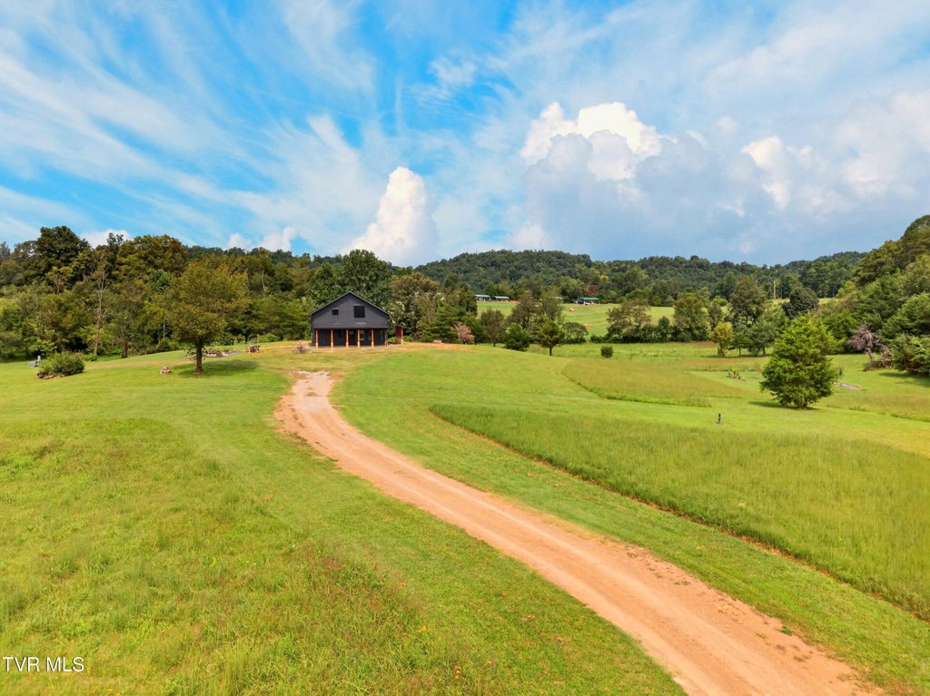 Photo of 1755 Sunnydale Road, Greeneville, TN 37743 (MLS # 10000200)
