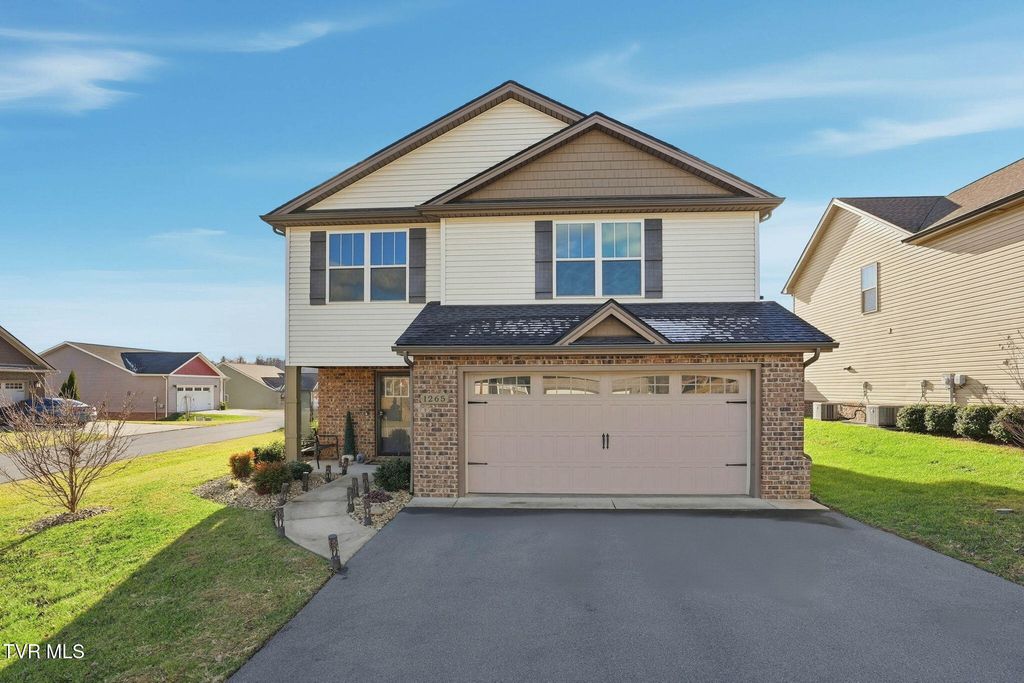 Photo of 1265 Lemongrass Drive, Jonesborough, TN 37659 (MLS # 9990087)