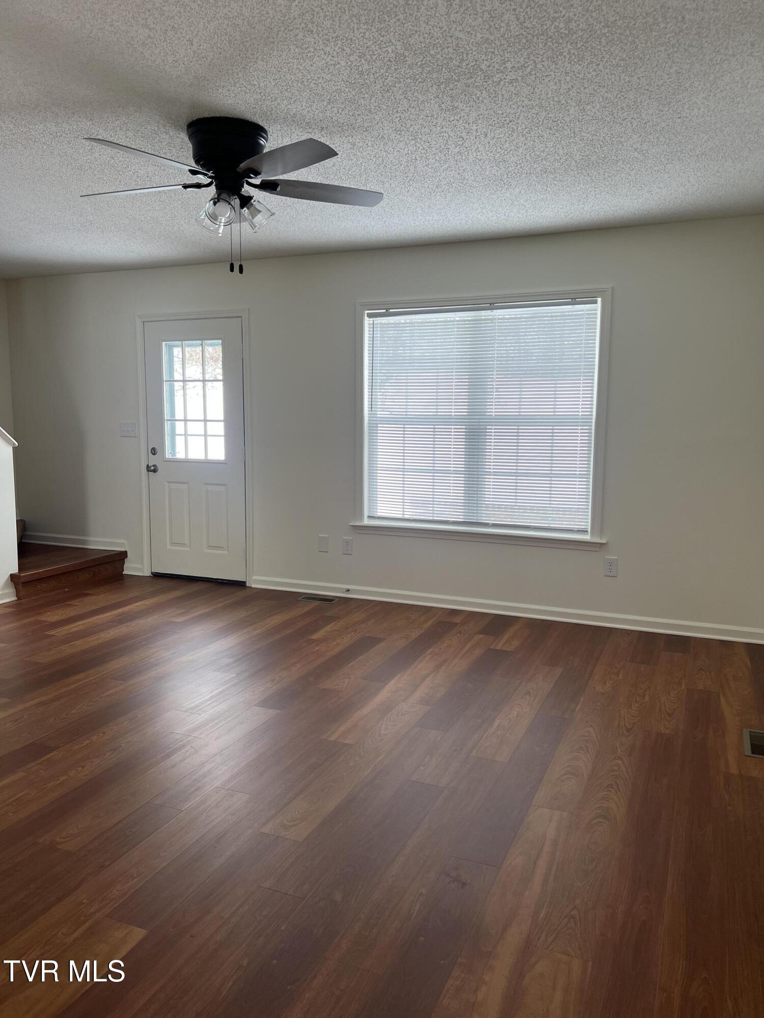 423 Fairgrounds Road 7