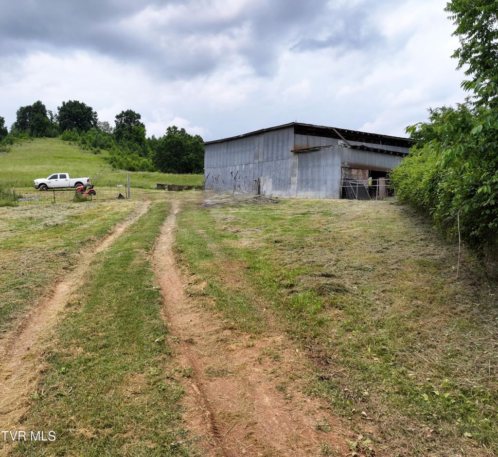 Photo of 55 Little Chuckey Cutoff, Mosheim, TN 37818 (MLS # 9992465)