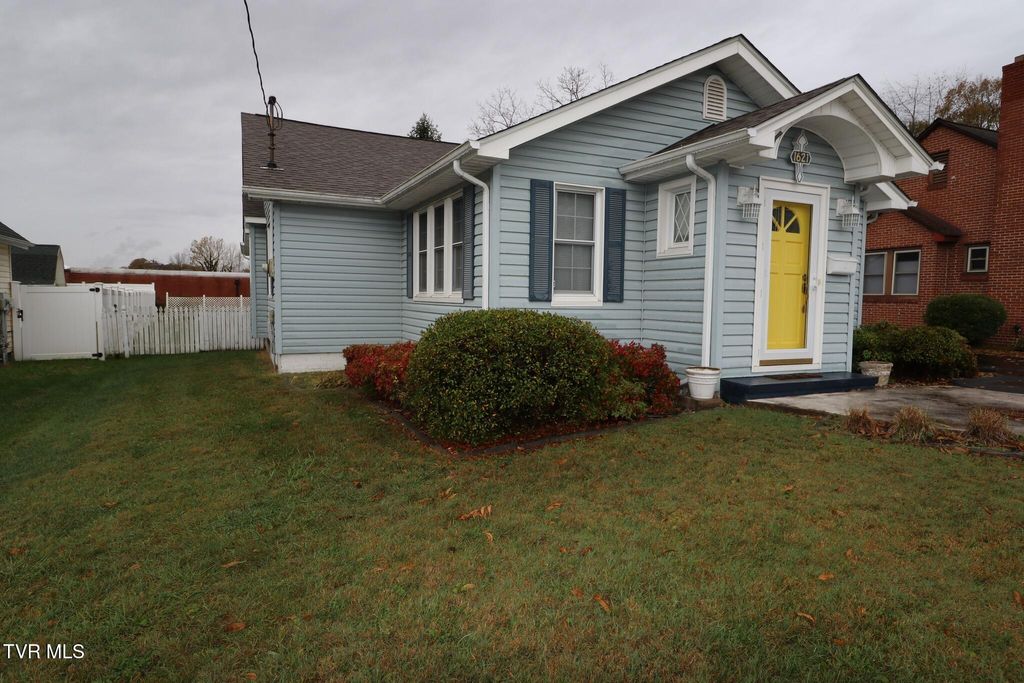 Photo of 1621 Woodside Drive, Kingsport, TN 37664 (MLS # 9992533)