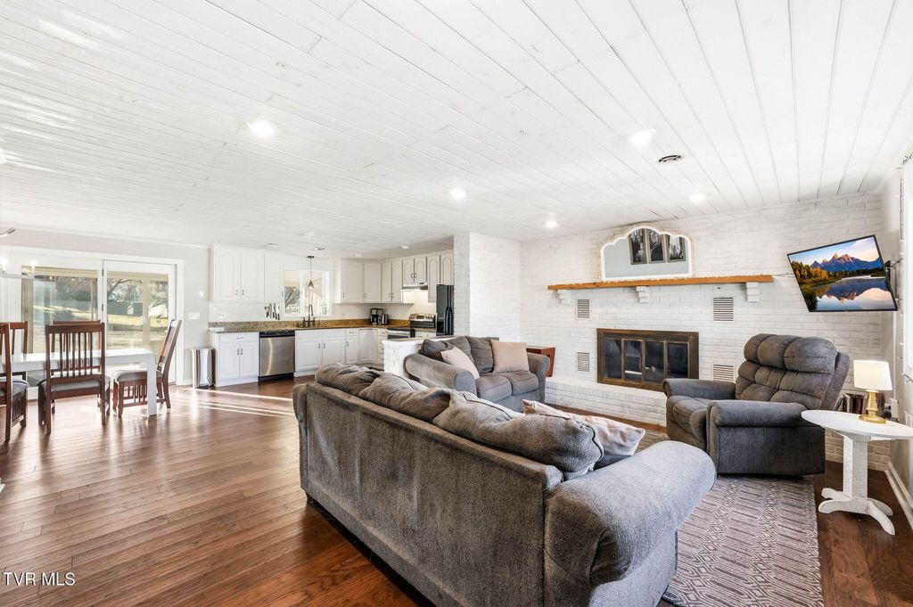 Photo of 297 Beaver Road, Bluff City, TN 37618 (MLS # 9991172)