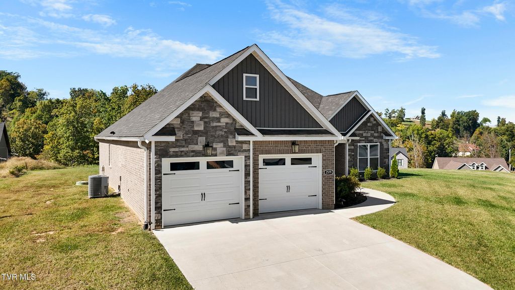 Photo of 2579 Shoreline Vista, Morristown, TN 37814 (MLS # 9987048)