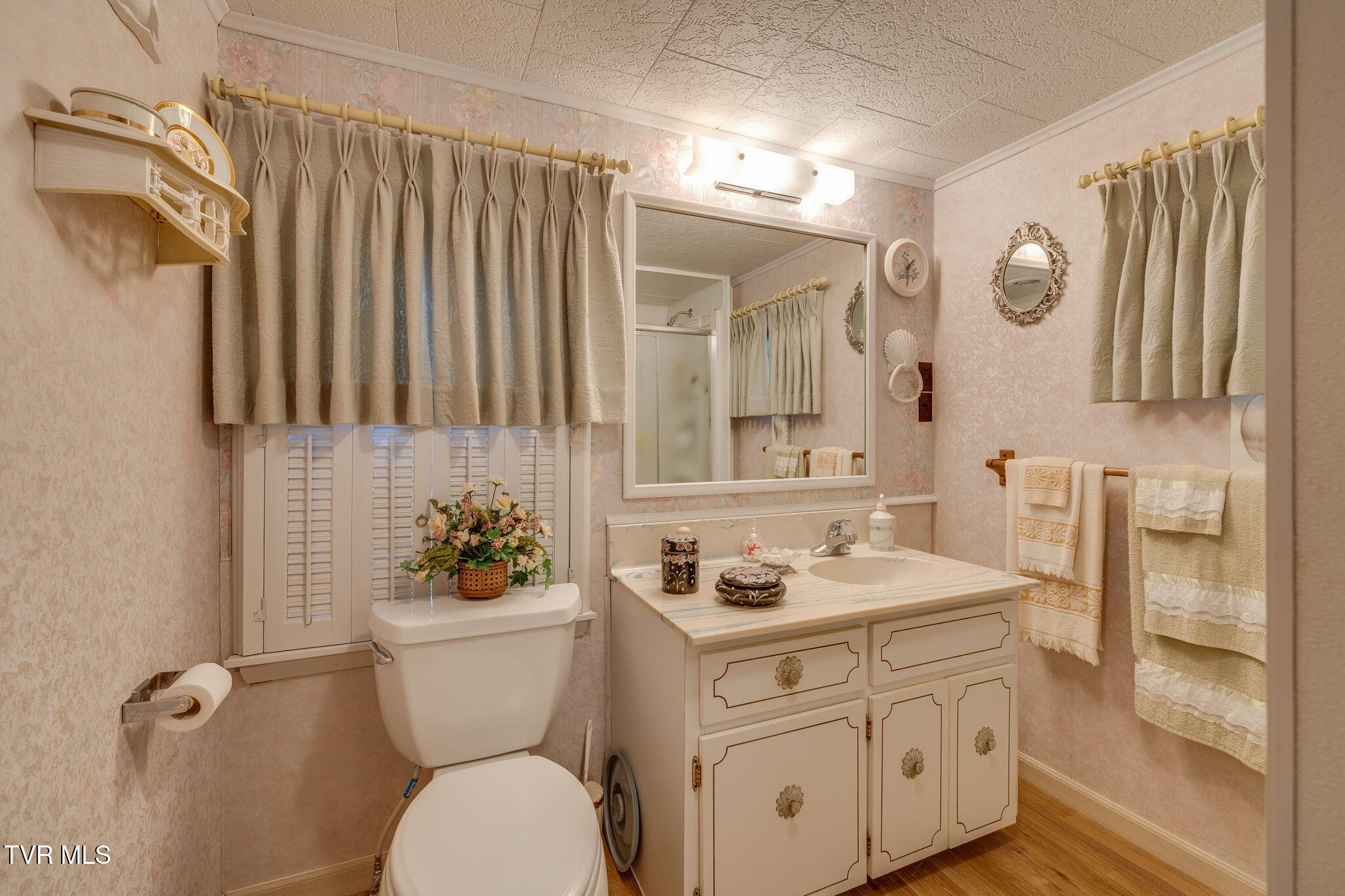 233 Elliott Avenue, Erwin, Tennessee image 23