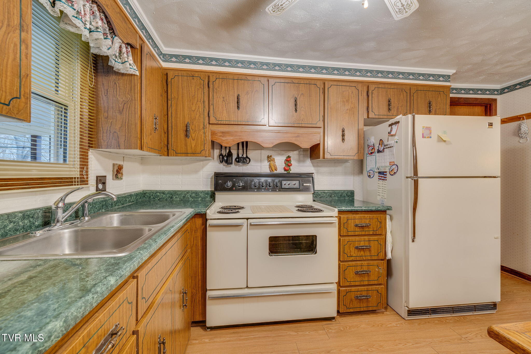 233 Elliott Avenue, Erwin, Tennessee image 18