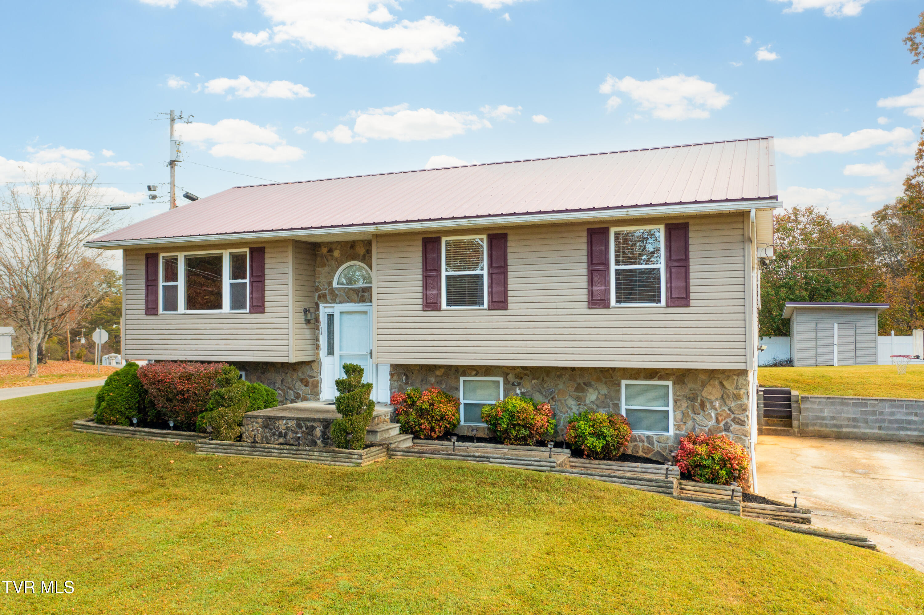145 Linda Heights Lane, Fall Branch, Tennessee image 1