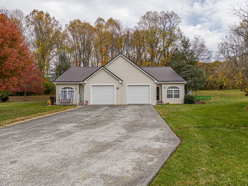 Photo of 111 Willow Oak Court #0, Bristol, VA 24201 (MLS # 9987897)