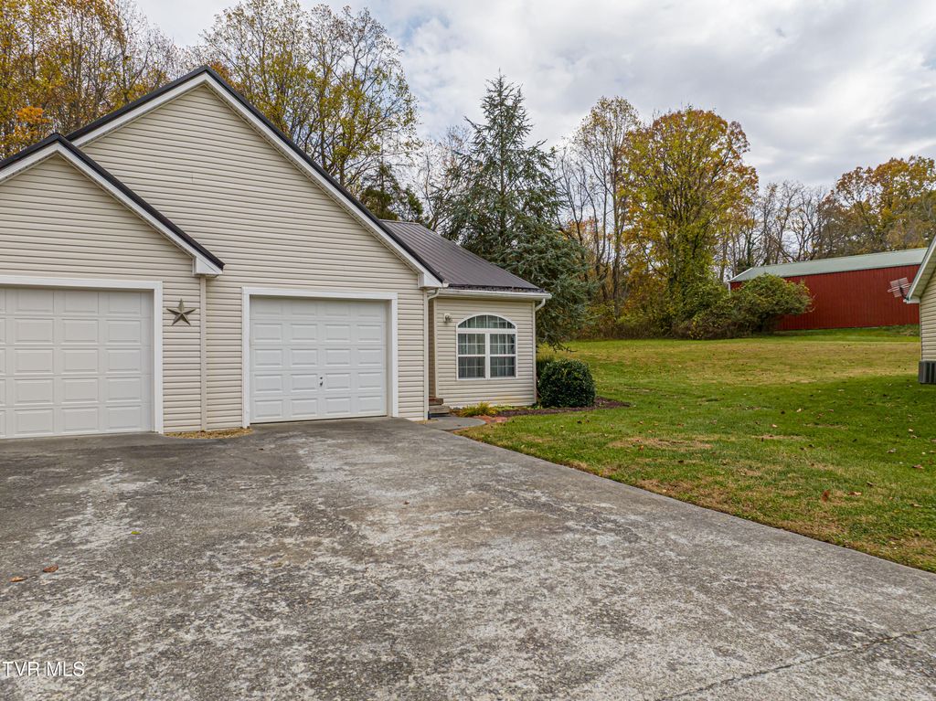 Photo of 111 Willow Oak Court #0, Bristol, VA 24201 (MLS # 9987897)