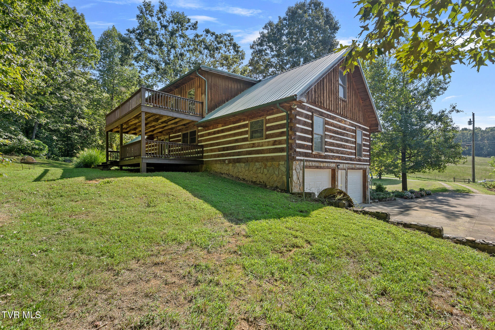 360 East Seven Springs Lane