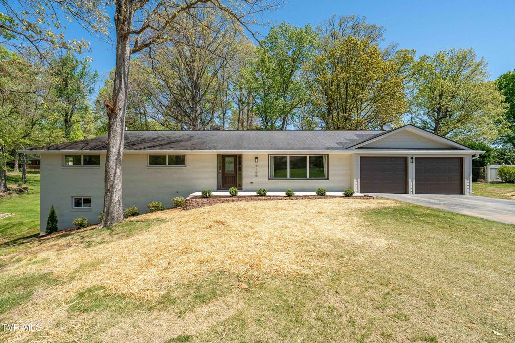 Photo of 2108 Tallwood Drive, Kingsport, TN 37660 (MLS # 9994346)