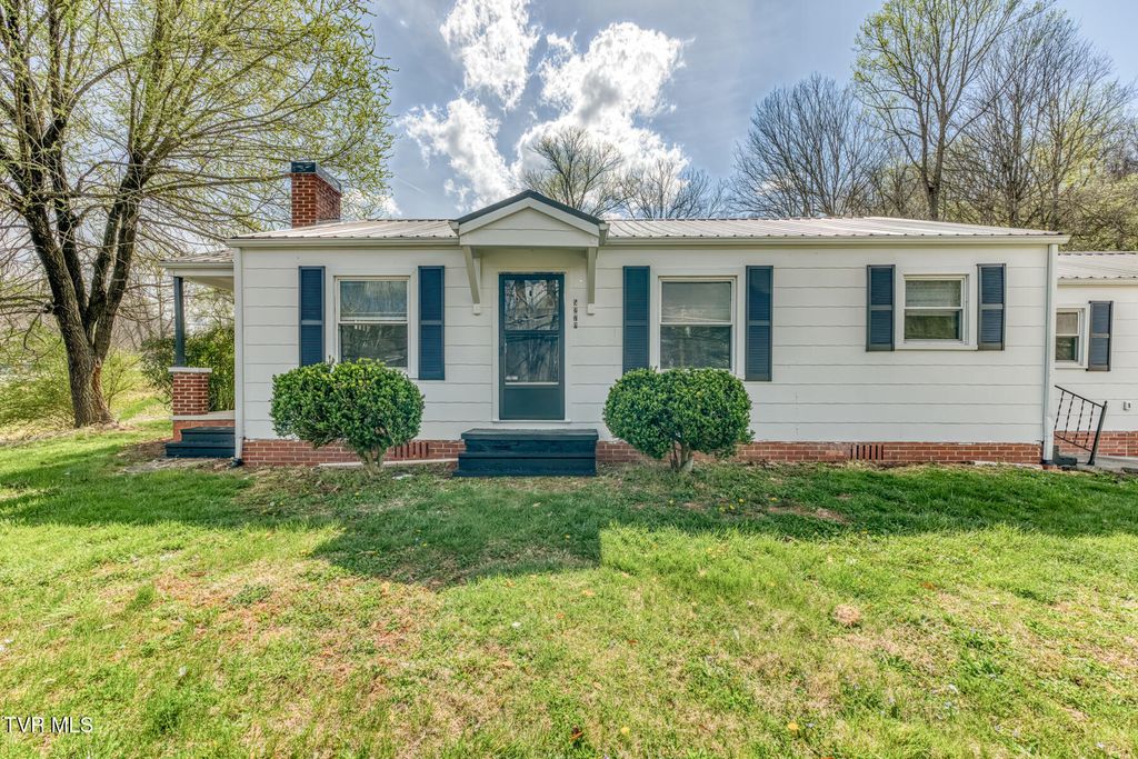 Photo of 5270 Fort Henry Drive, Kingsport, TN 37663 (MLS # 9993346)