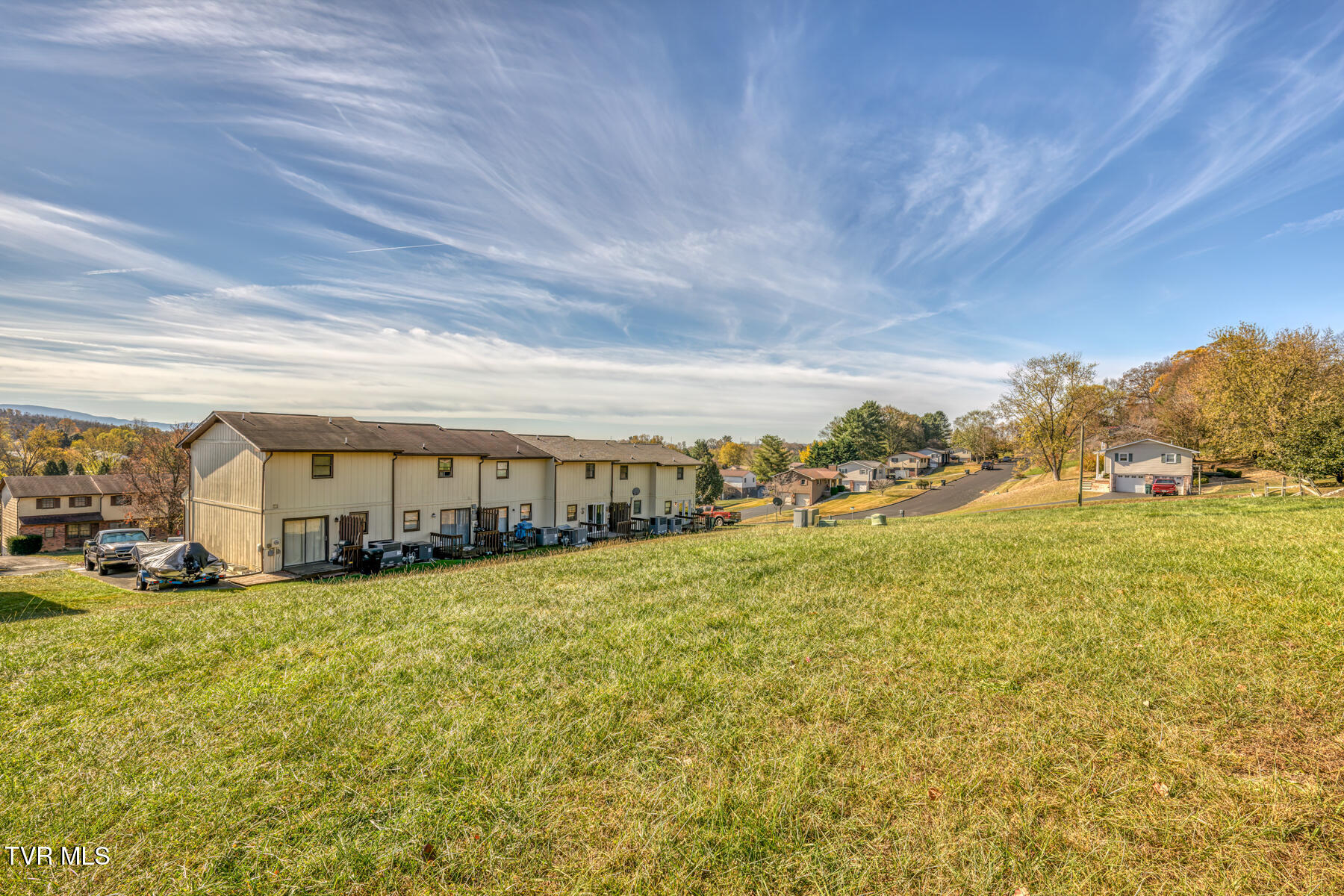 124 Oakcrest Circle, Bristol, Virginia image 2