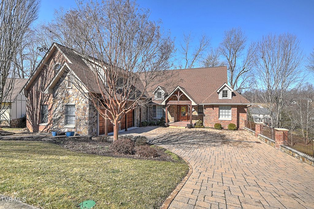 Photo of 3016 Vicksburg Road, Johnson City, TN 37604 (MLS # 9991498)