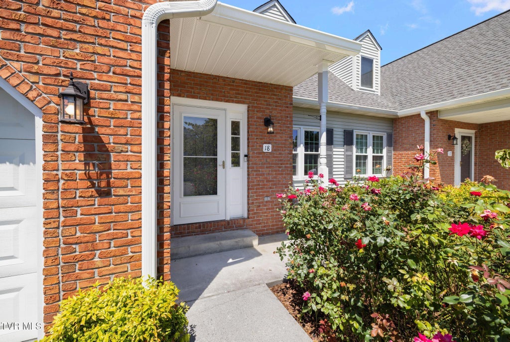 Photo of 1725 Lakeview Drive #Unit 18, Johnson City, TN 37601 (MLS # 10000189)