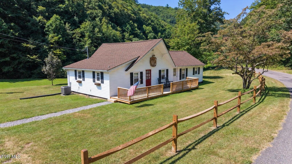 Photo of 812 Branch Road, Laurel Bloomery, TN 37680 (MLS # 10000598)