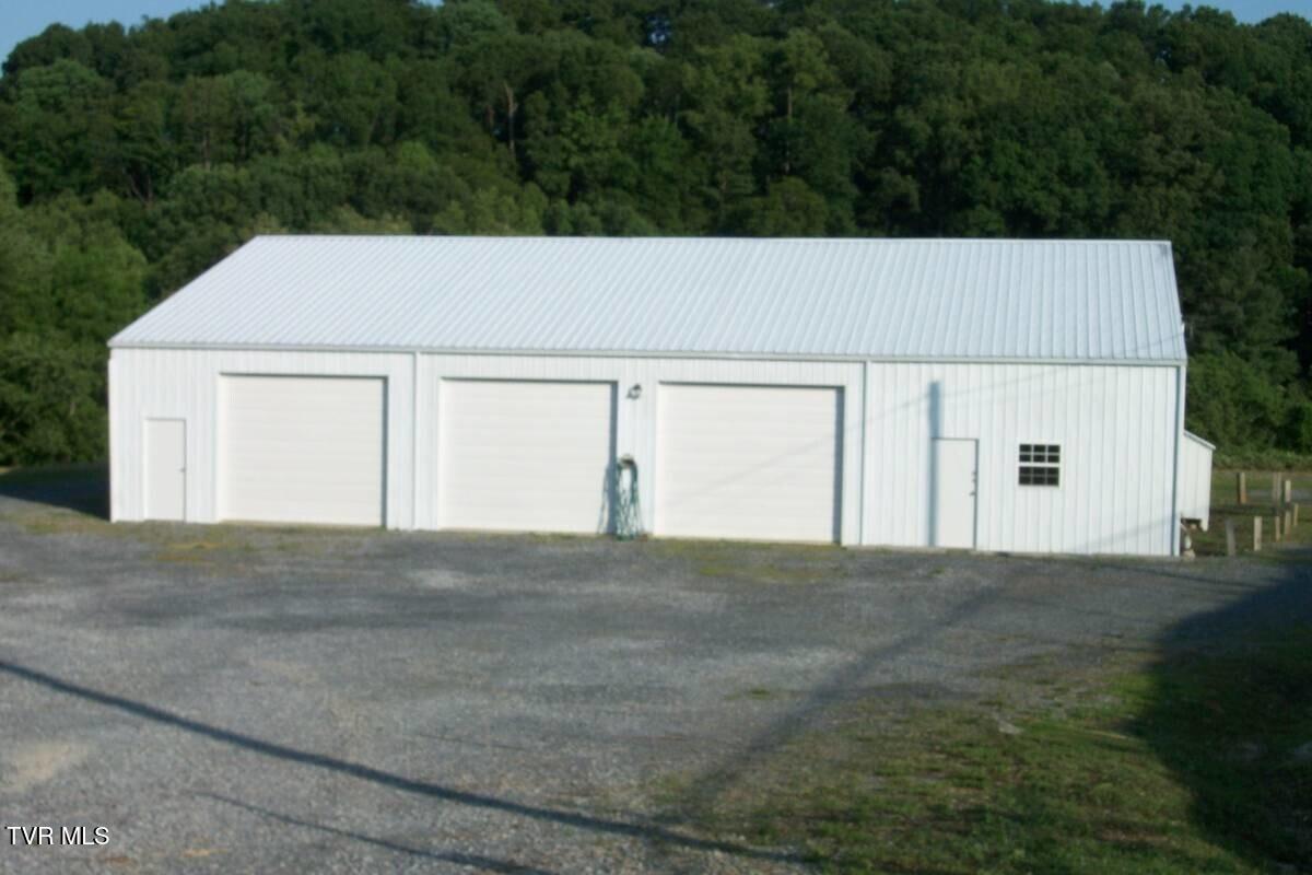 1245/1251 Montvue Road