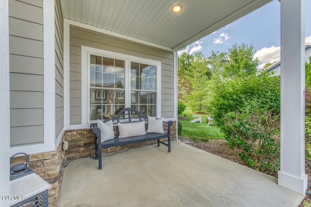 Photo of 2416 Edinburgh Channel Road, Kingsport, TN 37664 (MLS # 9985565)