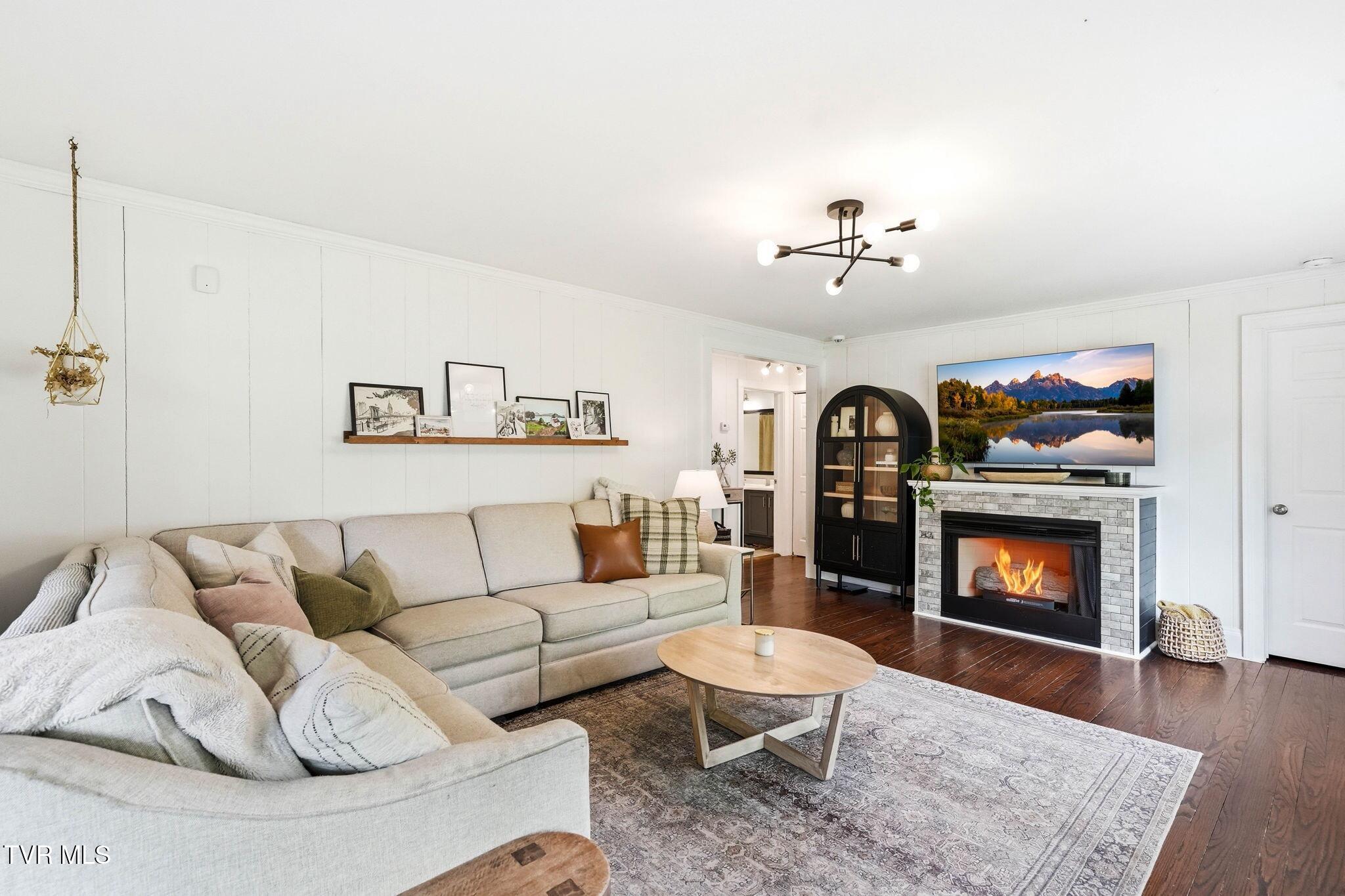 2401 Huffine Circle