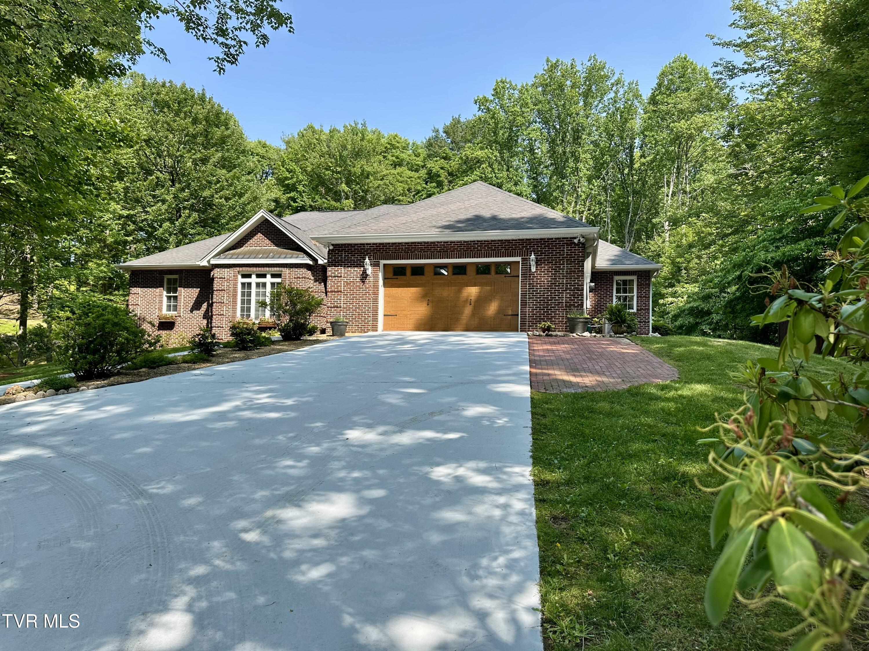23677 Archery Range Road, Bristol, Virginia image 2