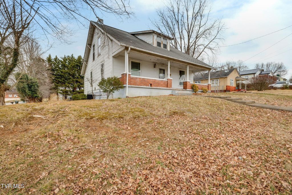 Photo of 1125 Arlington Avenue, Bristol, VA 24201 (MLS # 9991412)