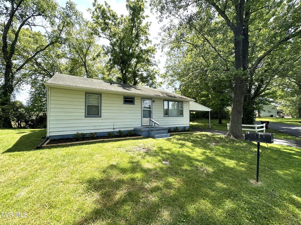 Photo of 2200 7th Avenue, Johnson City, TN 37601 (MLS # 9995510)
