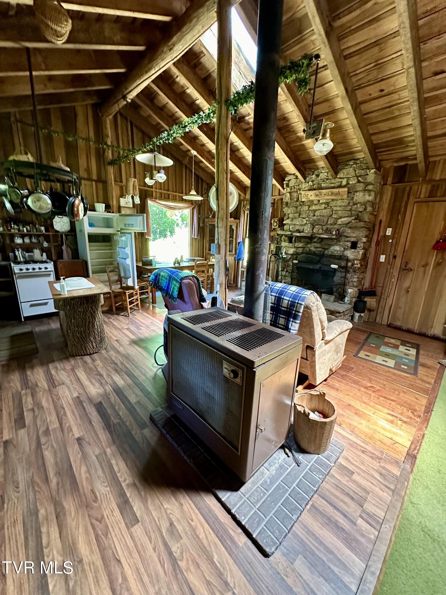 Big Moccasin Road, Nickelsville, Virginia image 10