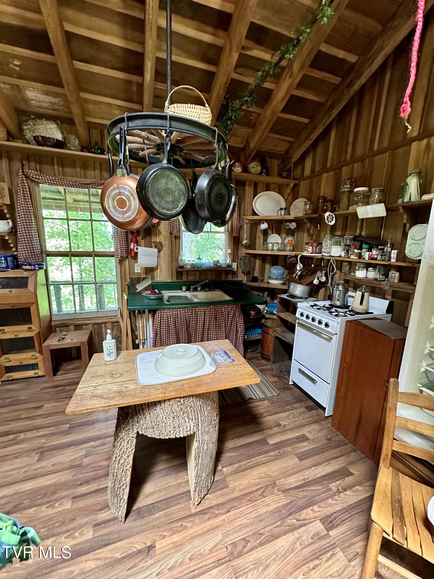 Big Moccasin Road, Nickelsville, Virginia image 14